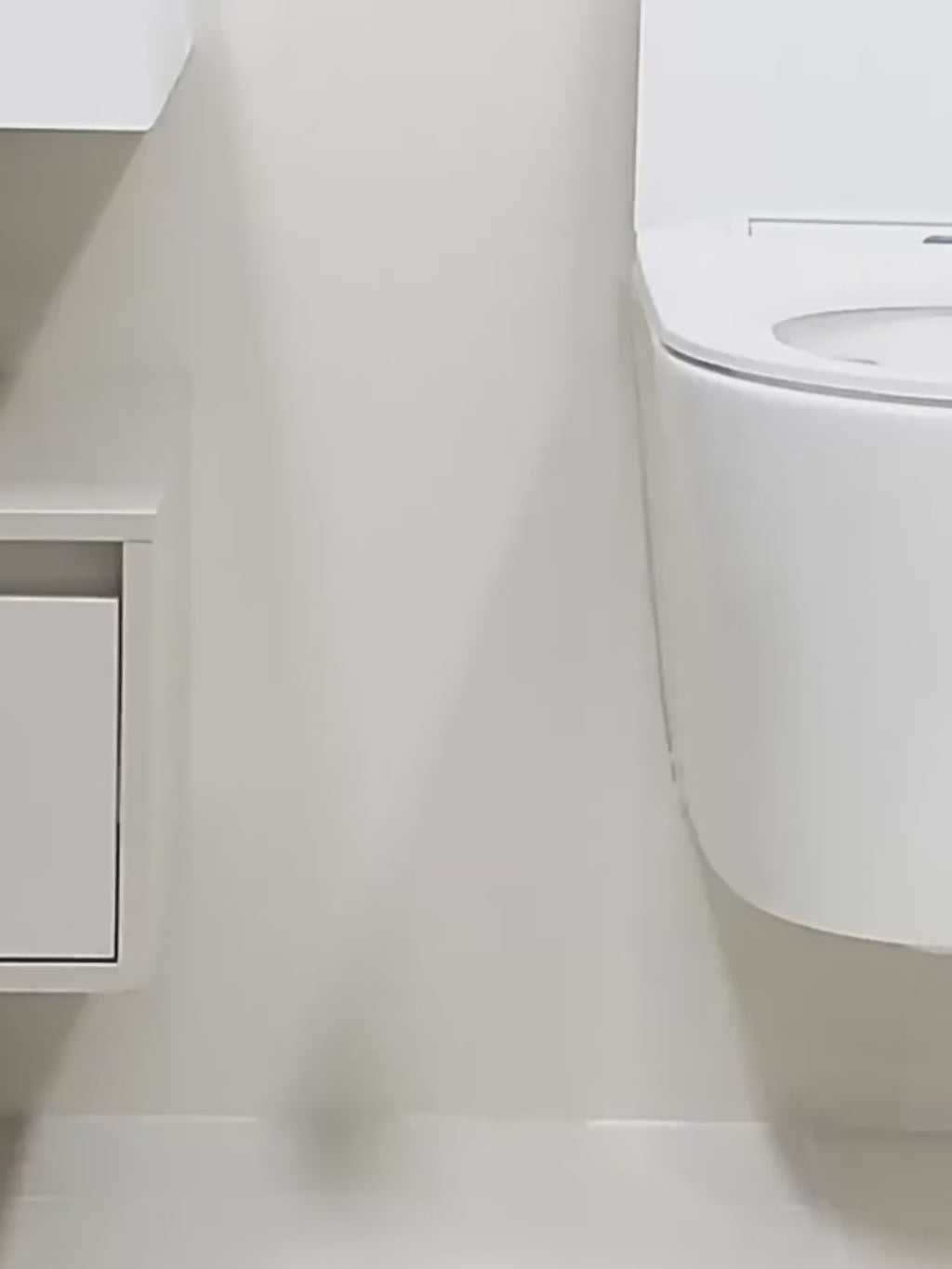 Smart Sensor Trash Can with Lid - Automatic Touchless Dustbin for Home & Office