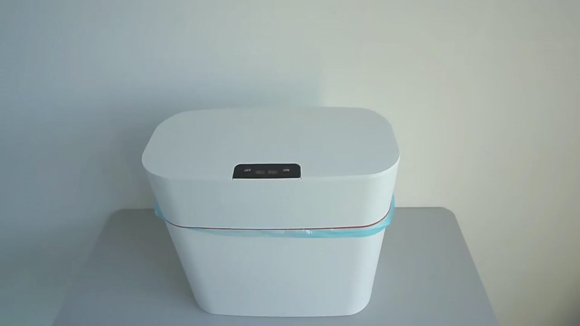 Smart Sensor Trash Can with Lid - Automatic Touchless Dustbin for Home & Office