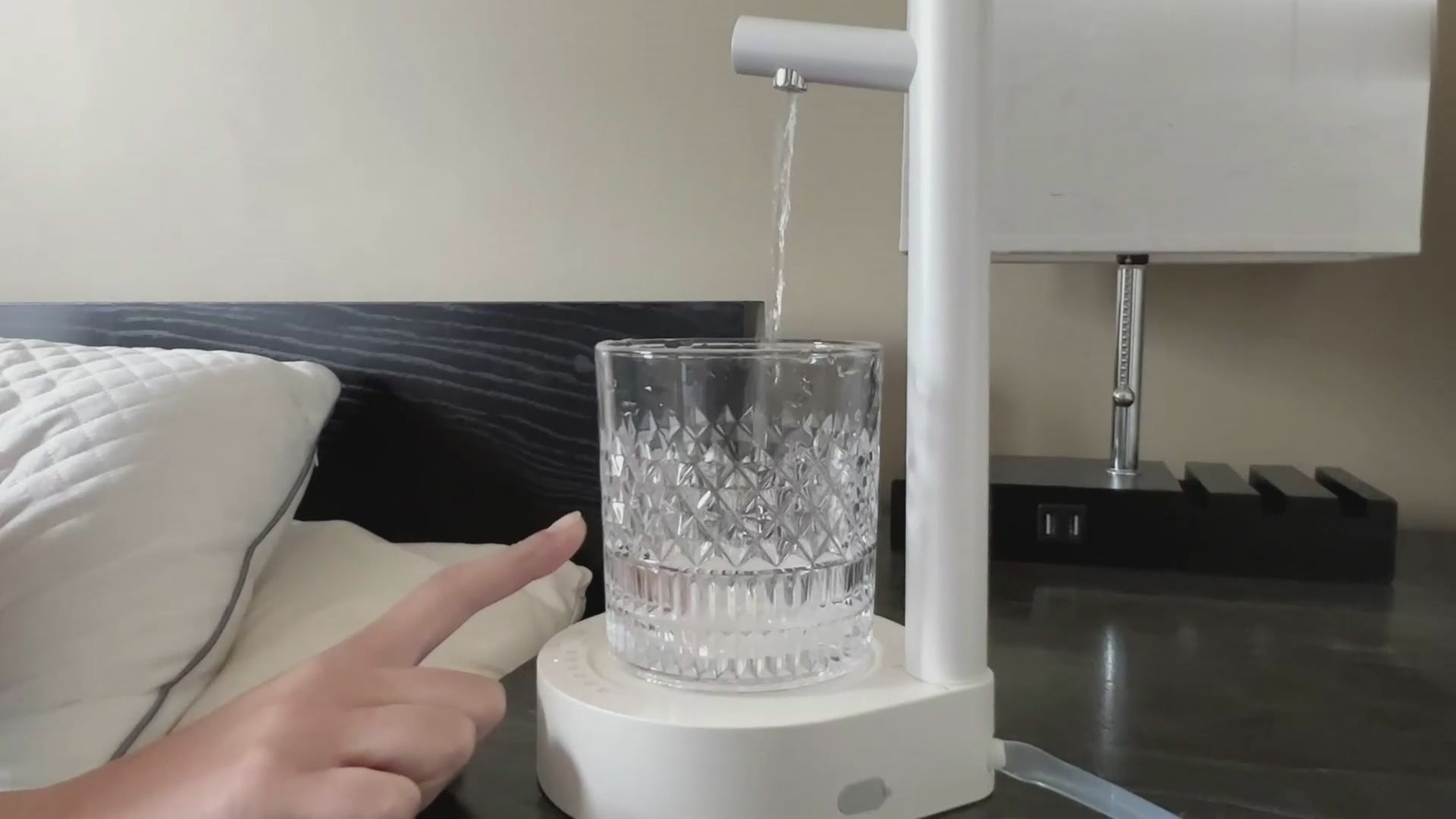 Electric Desktop Water Gallon Dispenser & Rechargeable Automatic Bottle Pump | Lymiu